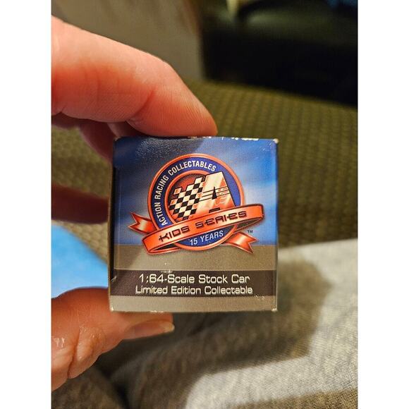 2008 Dale Earnhardt Jr. National Guard Nationwide Chevrolet Monte Carlo 1:64 - Picture 3 of 4